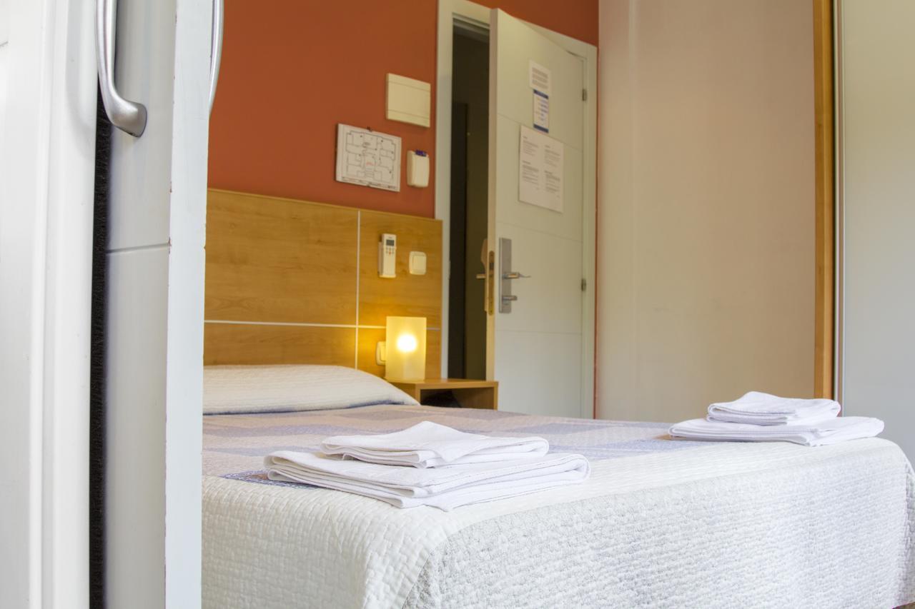 Ekia Pentsioa Hotel Зарауц Екстериор снимка