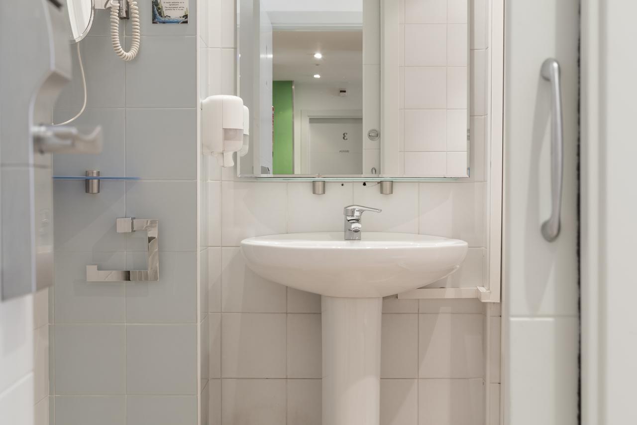 Ekia Pentsioa Hotel Зарауц Екстериор снимка